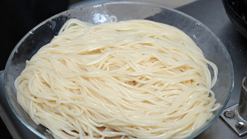 ツヤツヤ 茹で上がった ひやむぎ